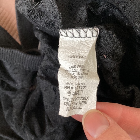 ✅2 cropped cardigan! - Picture 8 of 14